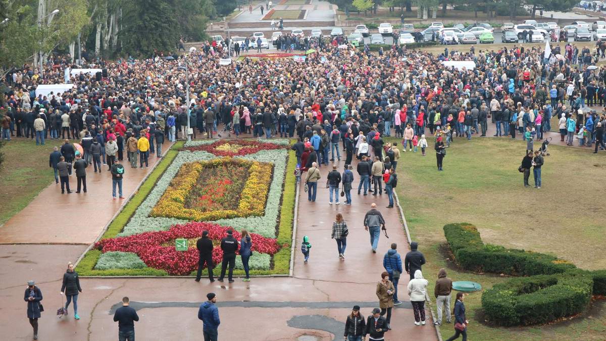 Віче у Миколаєві підтримало звернення до Ради щодо розпуску міськради та оголошення виборів Віче у Миколаєві підтримало звернення до Ради щодо розпуску міськради та оголошення виборів