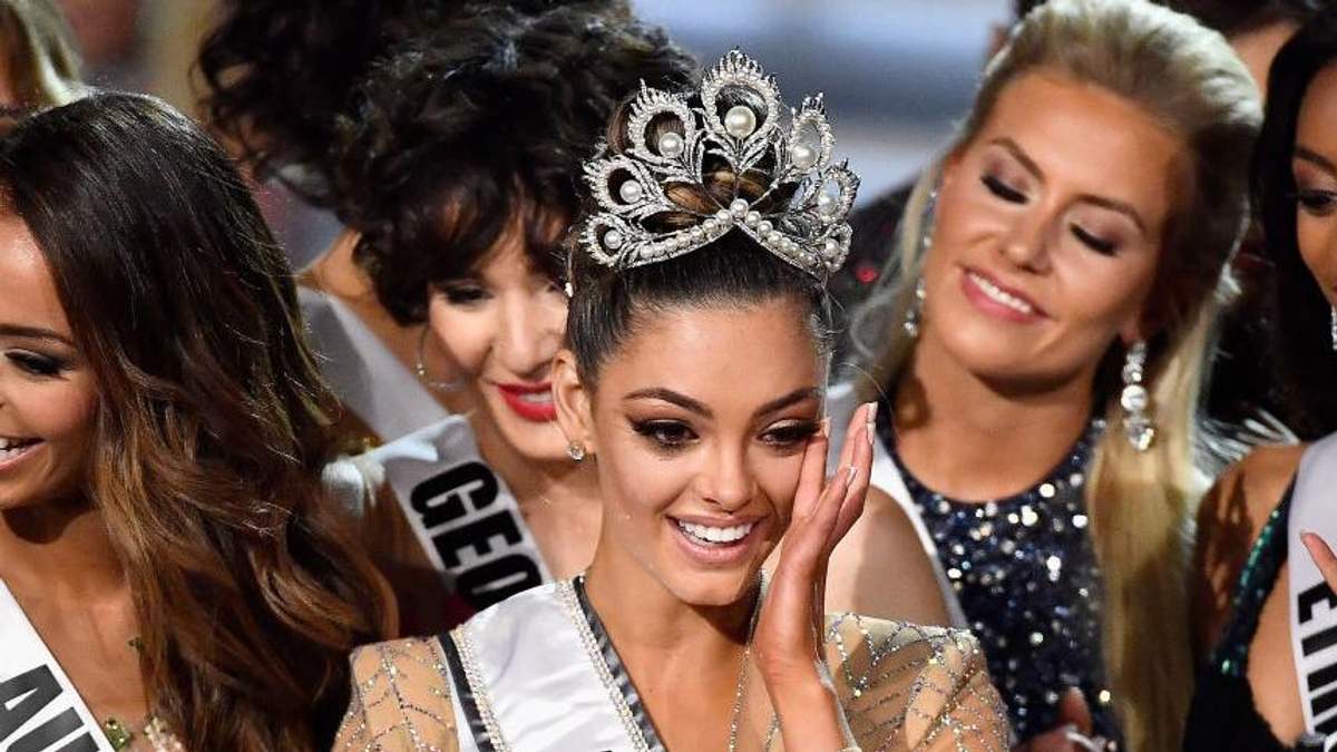 Переможницею "Міс Всесвіт 2017" стала Демі-Лі Нел-Пітерс Переможницею "Міс Всесвіт 2017" стала Демі-Лі Нел-Пітерс
