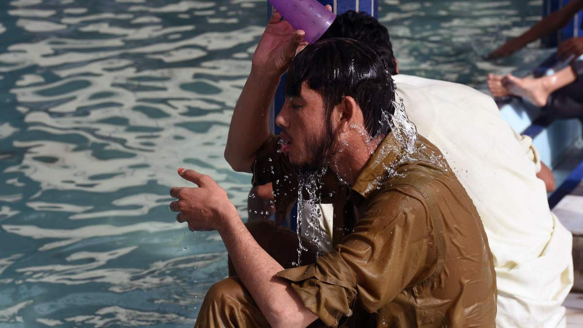 У Пакистані від тепла вже загинули приблизно 65 людей У Пакистані від тепла вже загинули приблизно 65 людей