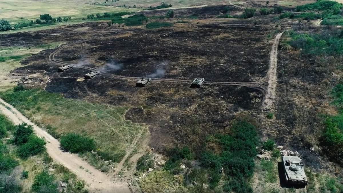 У мережі показали відео навчань українських бійців на Донбасі У мережі показали відео навчань українських бійців на Донбасі