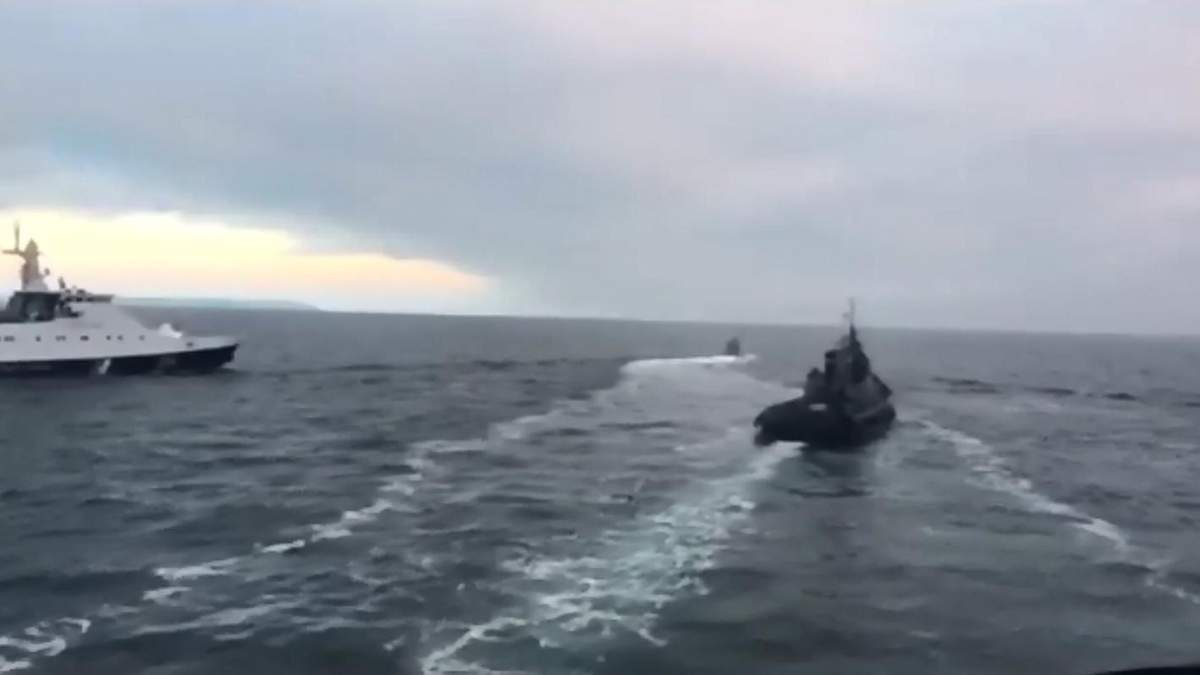 Атака на украинские корабли в Азовском море Атака на украинские корабли в Азовском море