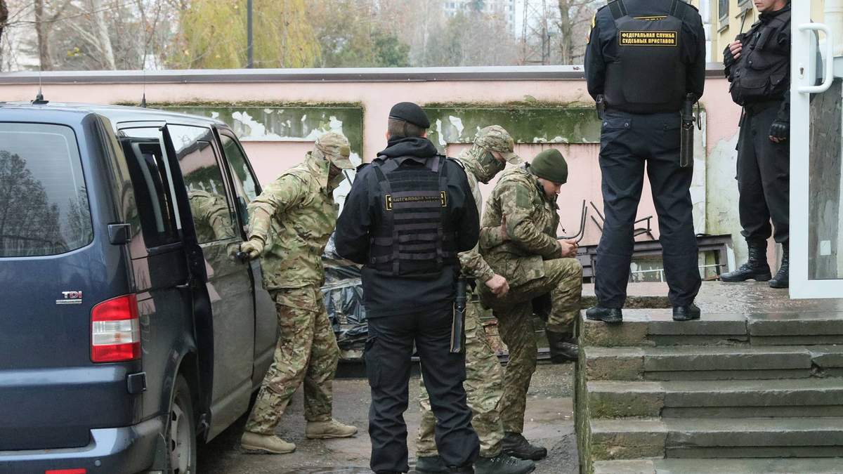 Чийгоз повідомив, що полонених моряків вивозять із СІЗО Сімферополя Чийгоз повідомив, що полонених моряків вивозять із СІЗО Сімферополя