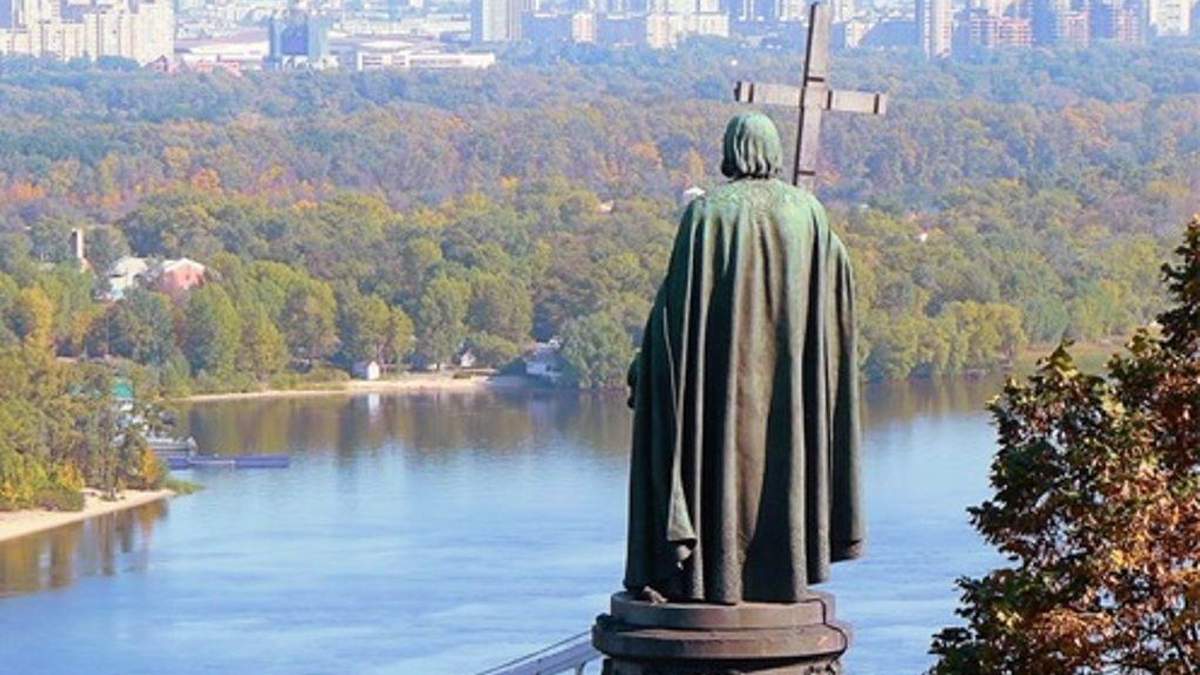 Перед новою церквою виникне багато політичних і технічних питань Перед новою церквою виникне багато політичних і технічних питань