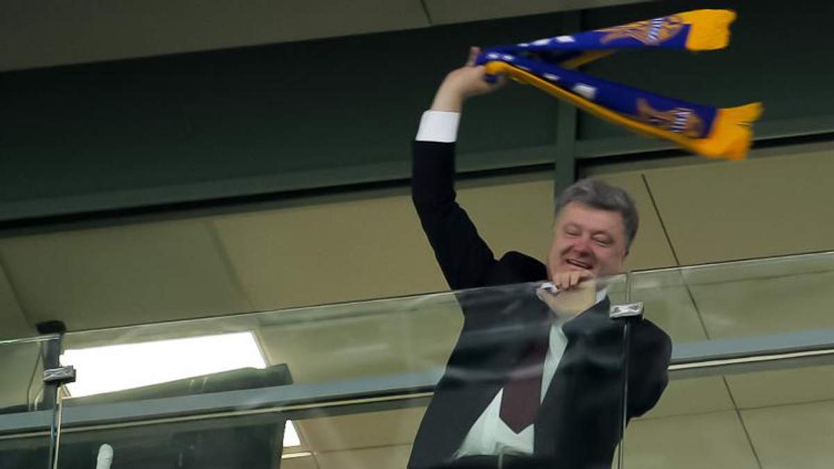 Петро Порошенко зізнався, що свого часу українською не говорив взагалі Петро Порошенко зізнався, що свого часу українською не говорив взагалі