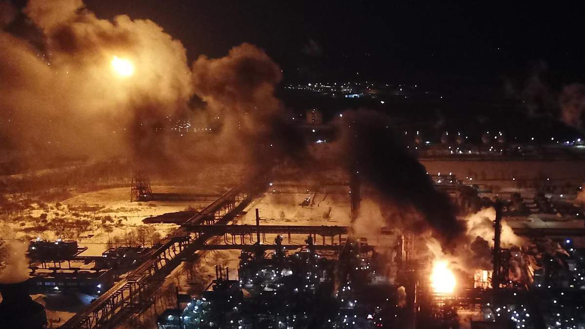 Пожар на химзаводе в Калуше Ивано-Франковской области Пожар на химзаводе в Калуше Ивано-Франковской области