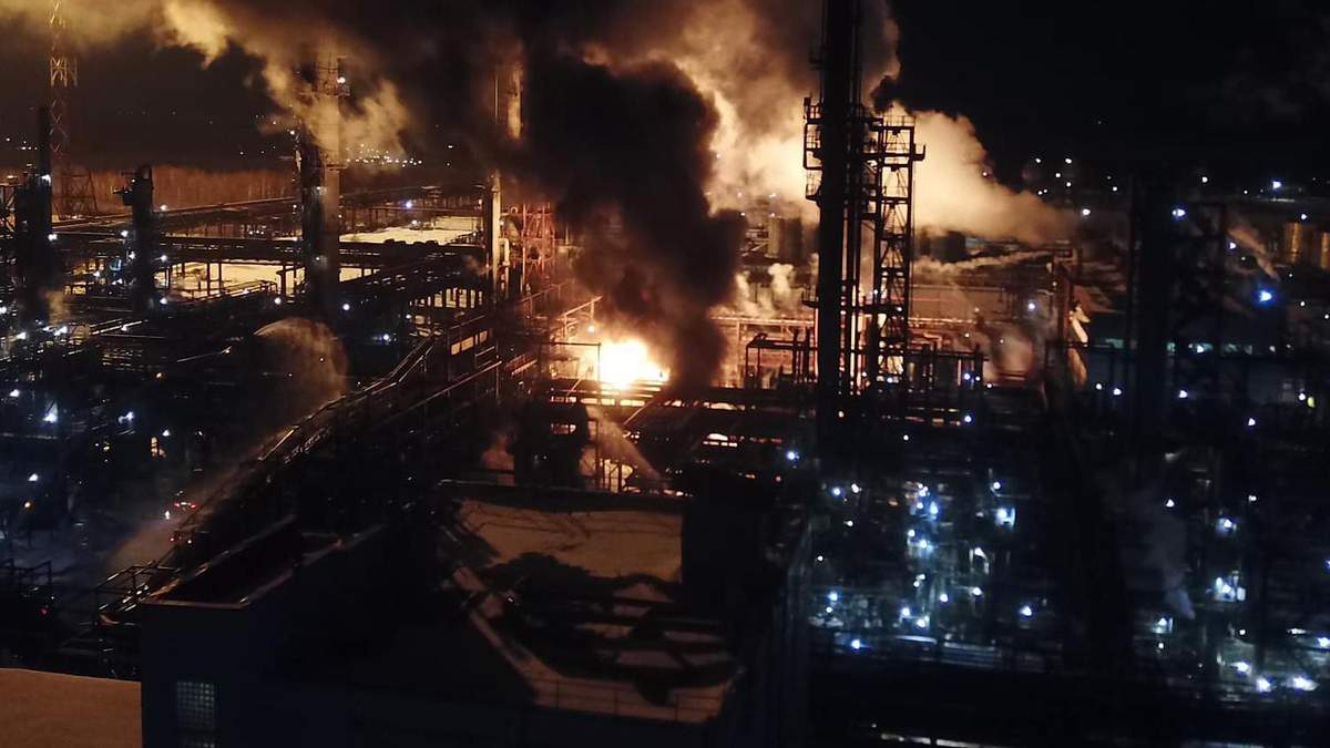 Пожежу на заводі із виробництва хімікатів у Калуші повністю загасили Пожежу на заводі із виробництва хімікатів у Калуші повністю загасили