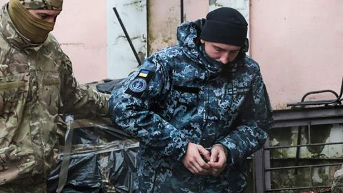 Суд Москвы продлил срок ареста еще 4-м украинским морякам Суд Москвы продлил срок ареста еще 4-м украинским морякам