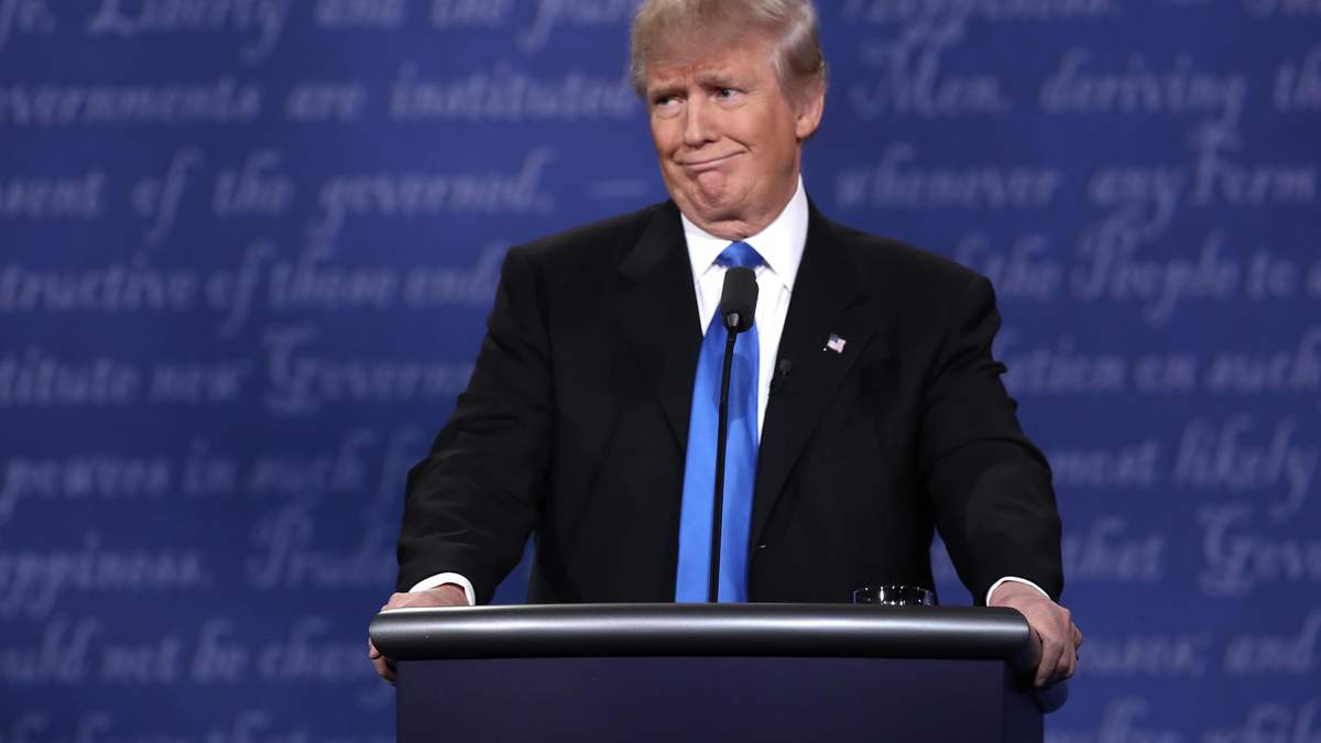 Трамп відреагував на заяви ЗМІ щодо брехні про зв'язки з Росією Трамп відреагував на заяви ЗМІ щодо брехні про зв'язки з Росією