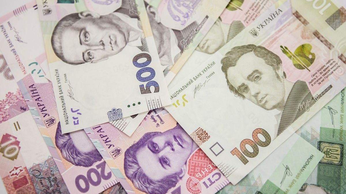 Середня зарплата в Україні за три роки зросла на 170 доларів Середня зарплата в Україні за три роки зросла на 170 доларів