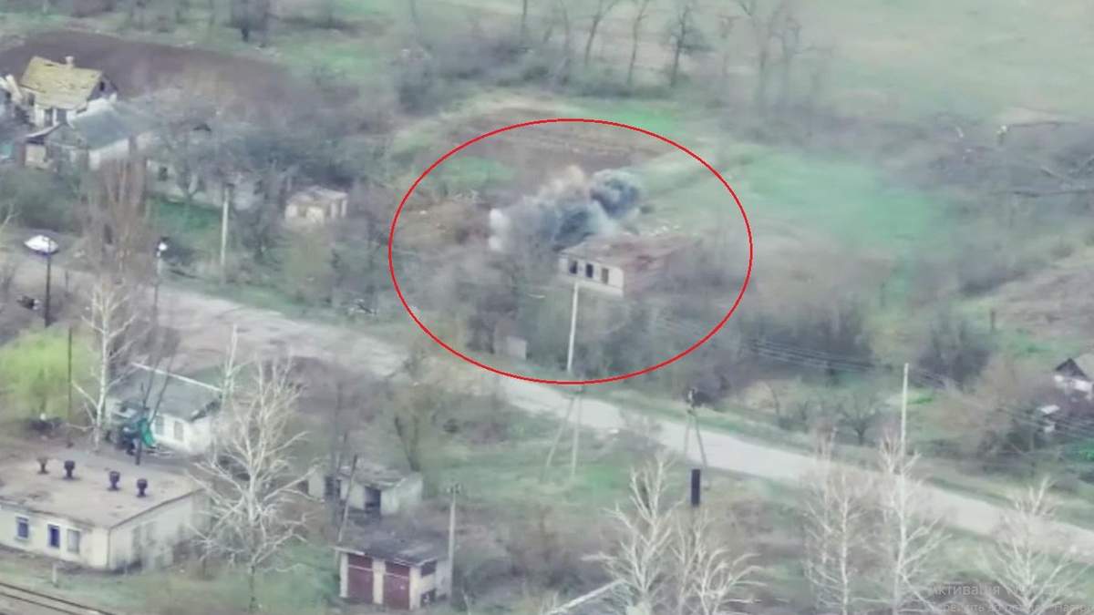 Уничтожение БМП боевиков на Донбассе Уничтожение БМП боевиков на Донбассе