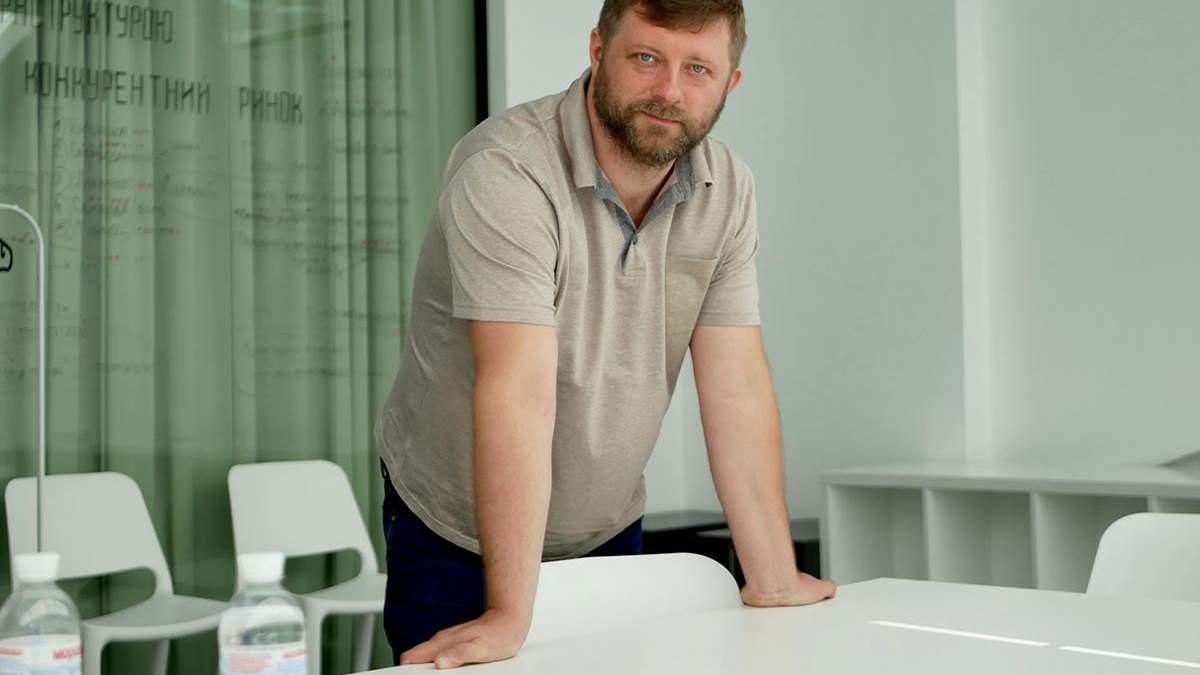 Керівник штабу партії "Слуга народу" Олександр Корнієнко Керівник штабу партії "Слуга народу" Олександр Корнієнко
