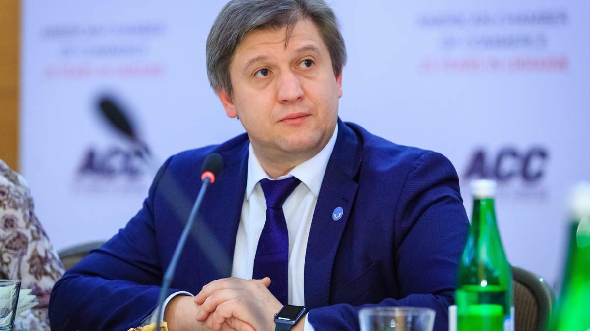 Данилюк выступил против введения визового режима с Россией Данилюк выступил против введения визового режима с Россией
