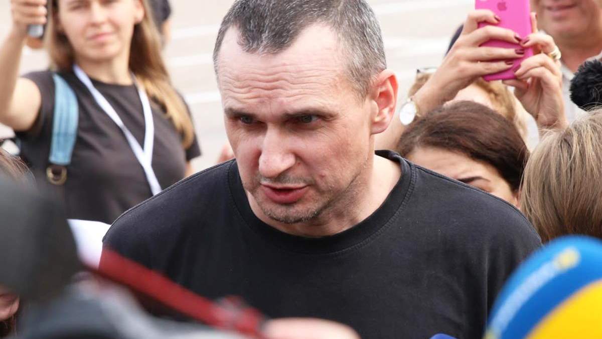 Олег Сенцов після звільнення з полону Олег Сенцов після звільнення з полону