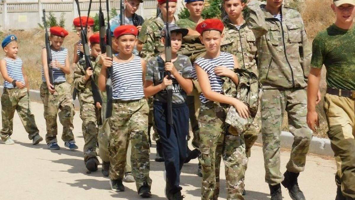 В школах Крыма готовят штурмовиков В школах Крыма готовят штурмовиков