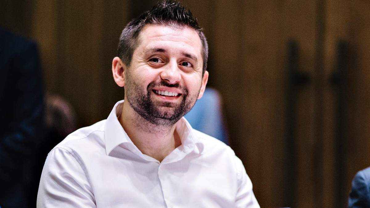 Арахамія пригрозив санкціями депутатам-кнопкодавам "Слуги народу" Арахамія пригрозив санкціями депутатам-кнопкодавам "Слуги народу"