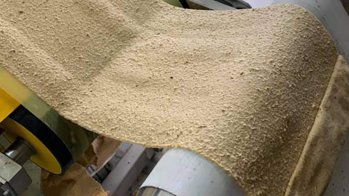 Так выглядит бумага из опавших листьев Так выглядит бумага из опавших листьев