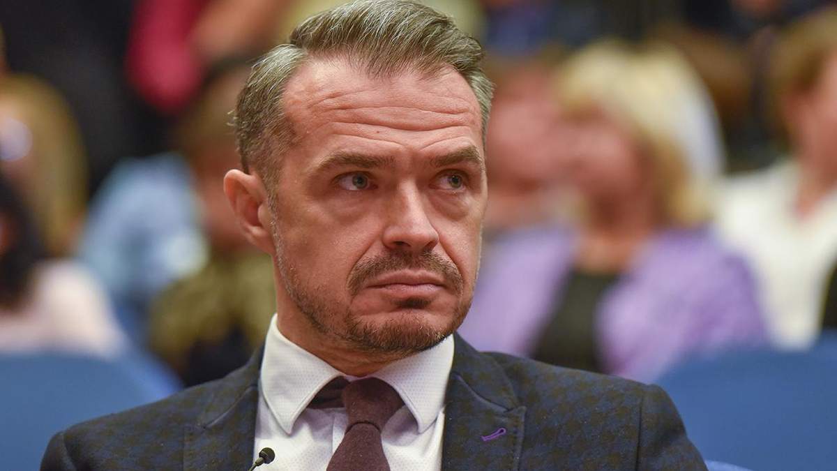 Председатель Укравтодора Новак подал в отставку: Кабмин согласовал его заявление Председатель Укравтодора Новак подал в отставку: Кабмин согласовал его заявление