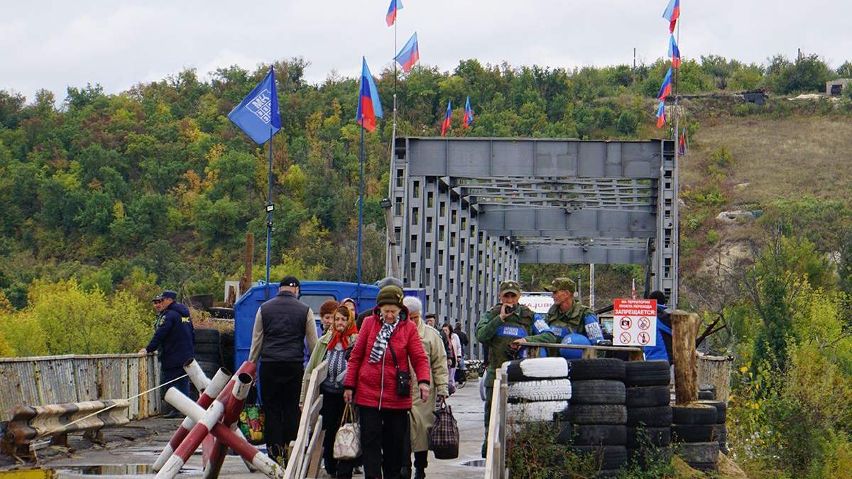 Україна повинна працювати зі своїми громадянами на Донбасі та в Криму Україна повинна працювати зі своїми громадянами на Донбасі та в Криму