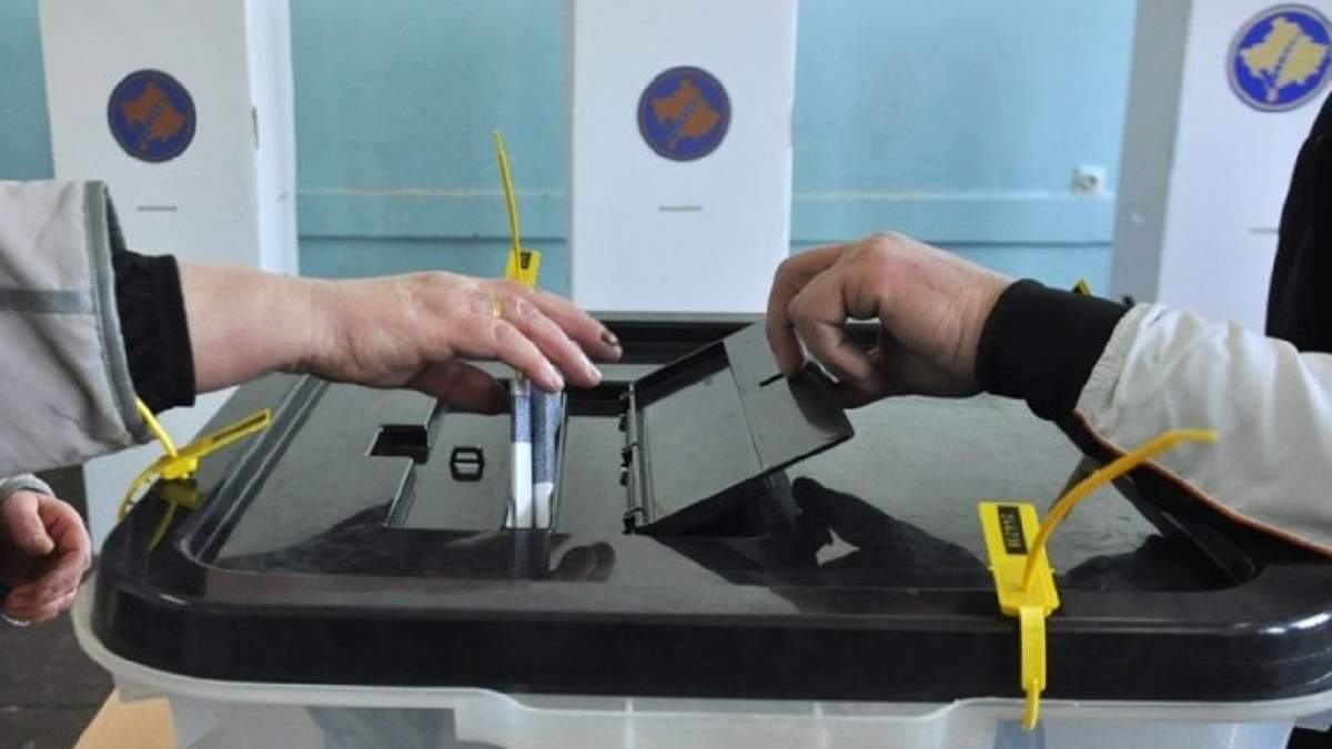 Члени ЦВК Косово заявили про масові отруєння через скриньки з Сербії Члени ЦВК Косово заявили про масові отруєння через скриньки з Сербії