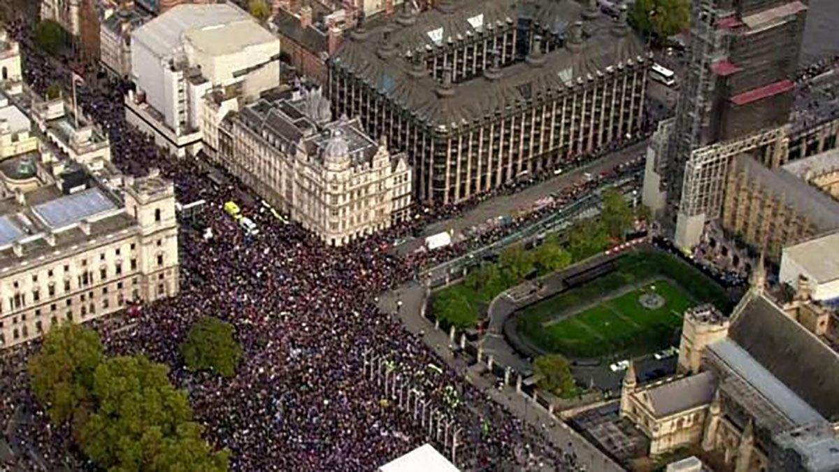 Люди вийшли на протести у Лондоні проти Brexit Люди вийшли на протести у Лондоні проти Brexit