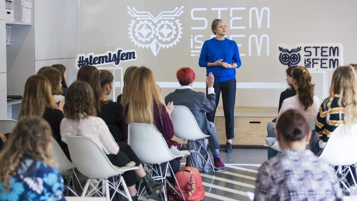 Українські школярки познайомились із біотехнологіями разом із STEM is FEM Українські школярки познайомились із біотехнологіями разом із STEM is FEM