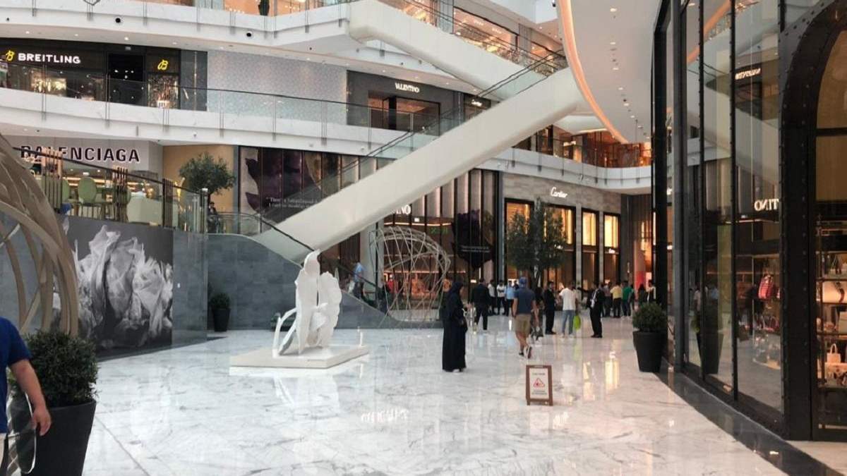 Найбільший торговий центр світу ТРЦ Dubai Mall затопило – фото, відео Дубаї Найбільший торговий центр світу ТРЦ Dubai Mall затопило – фото, відео Дубаї