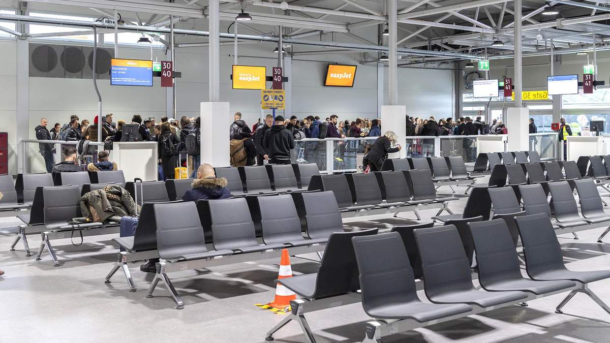 Українці застряли в аеропорту Берліна Українці застряли в аеропорту Берліна
