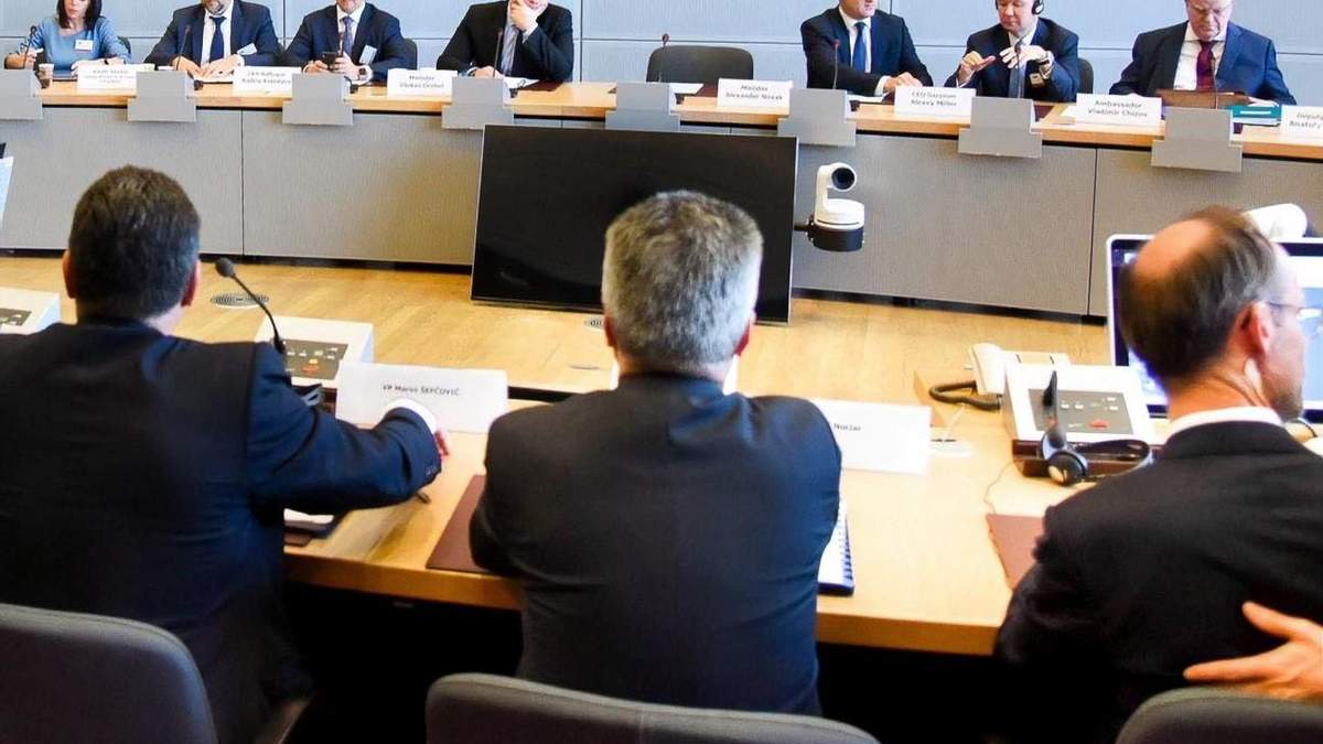 Транзит газу через Україну – Росія погоджується на переговори 5 грудня Транзит газу через Україну – Росія погоджується на переговори 5 грудня