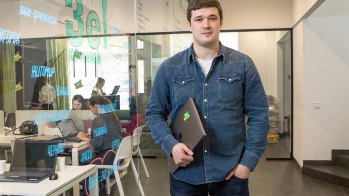 Федоров розповів, як одягається на роботі Федоров розповів, як одягається на роботі