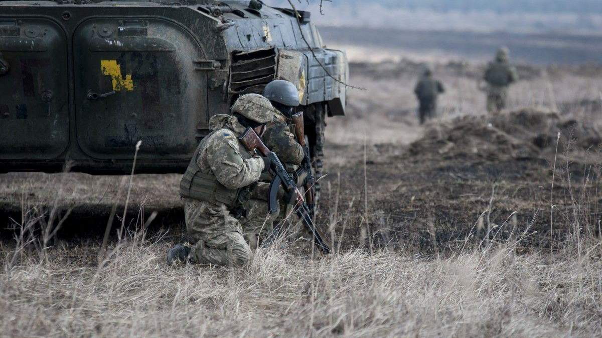 Двоє військових підірвалися на Донбасі Двоє військових підірвалися на Донбасі