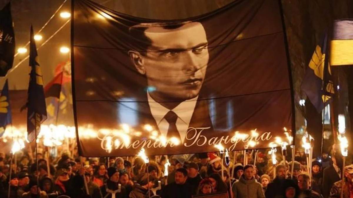 1 січня у Києві пройшла смолоскипна хода до дня народження Степана Бандери 1 січня у Києві пройшла смолоскипна хода до дня народження Степана Бандери