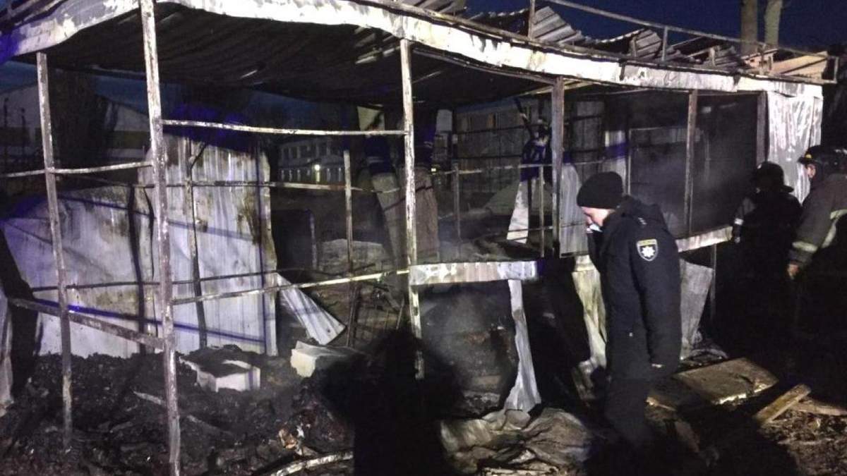 Під Одесою у будівельному вагончику сталася пожежа: троє загиблих Під Одесою у будівельному вагончику сталася пожежа: троє загиблих