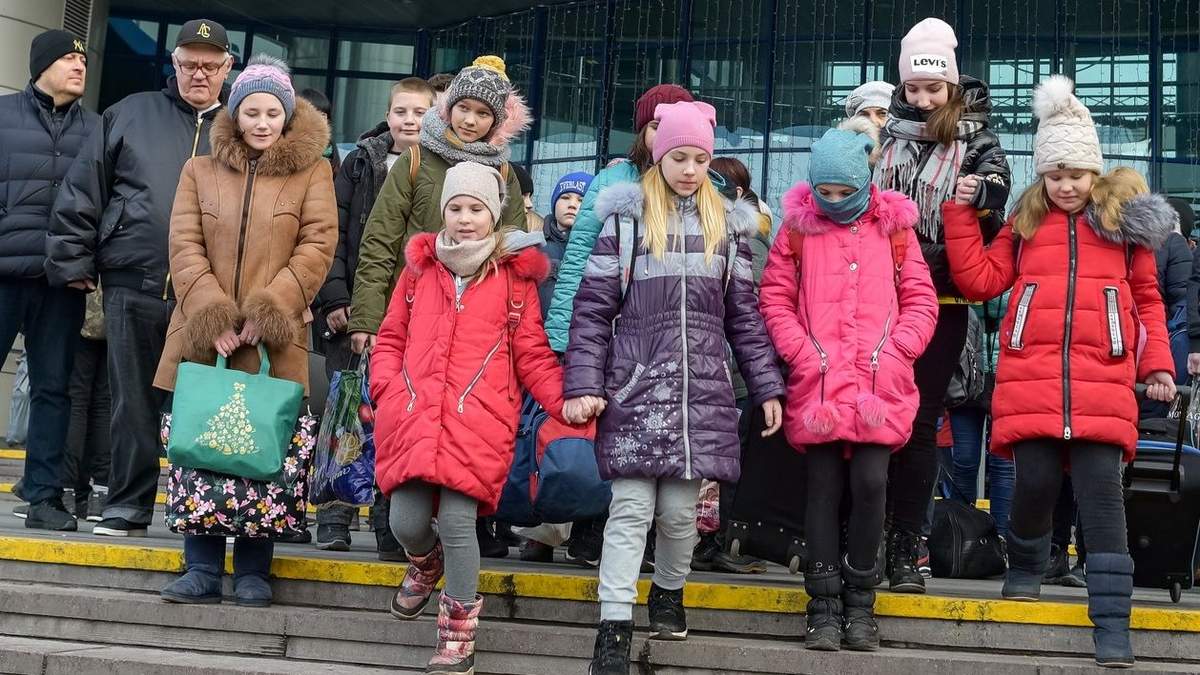 Діти з районів лінії трозмежування на Донбасі приїхали до Києва Діти з районів лінії трозмежування на Донбасі приїхали до Києва