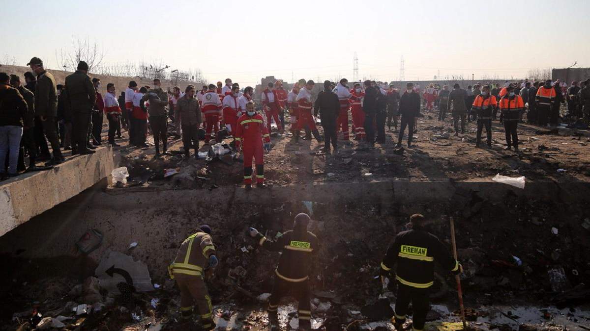 У РНБО повідомили про 7 версій авіакатастрофи У РНБО повідомили про 7 версій авіакатастрофи