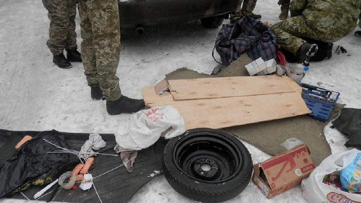 Чоловік намагався провезти через КПВВ "Майорське" вибухівку Чоловік намагався провезти через КПВВ "Майорське" вибухівку