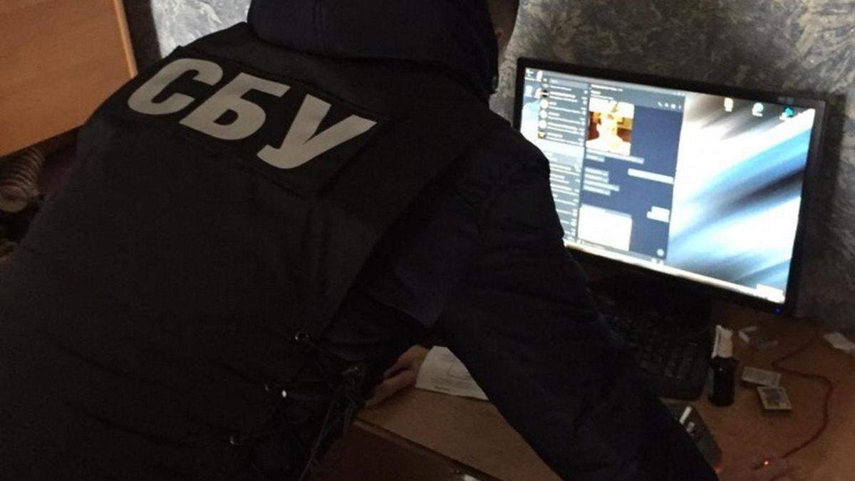 Хакери викрали 200 тисяч у запорізької філії Укрпошти Хакери викрали 200 тисяч у запорізької філії Укрпошти
