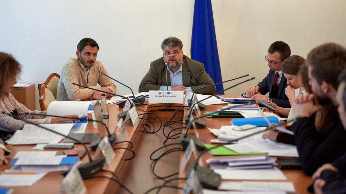 Комітет рекомендував Раді покласти відповідальність за збиття літака МАУ на Іран Комітет рекомендував Раді покласти відповідальність за збиття літака МАУ на Іран