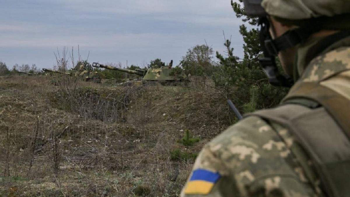 Двоє українських військових зазнали травм на Донбасі Двоє українських військових зазнали травм на Донбасі