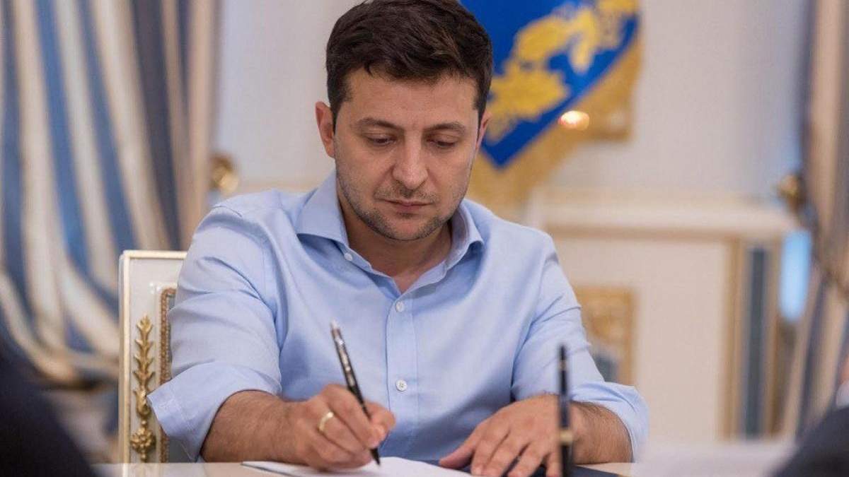 Зеленський підписав закон про боротьбу з коронавірусом Зеленський підписав закон про боротьбу з коронавірусом