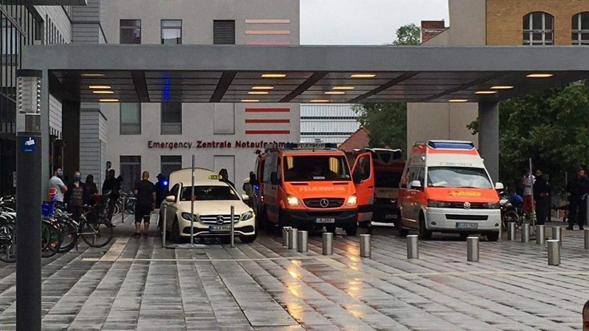 Отравление Навального: российского оппозиционера перевезли в Германию Отравление Навального: российского оппозиционера перевезли в Германию