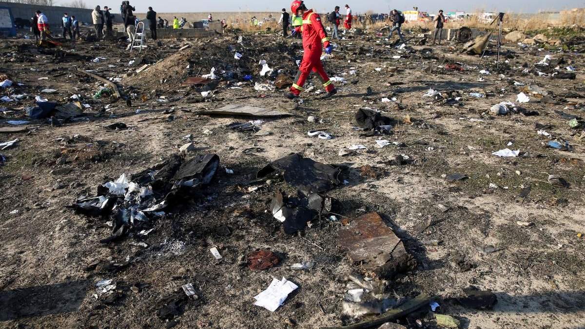 Іран оприлюднив дані чорних скриньок зі збитого літака МАУ Іран оприлюднив дані чорних скриньок зі збитого літака МАУ