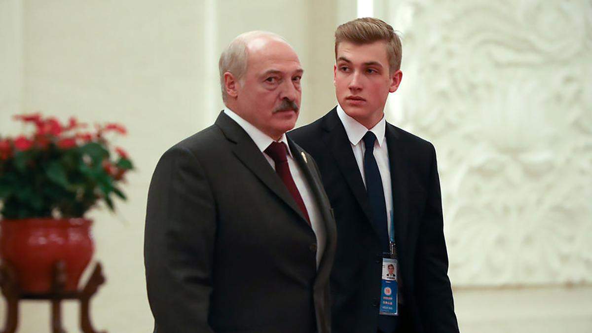 Александр Лукашенко с сыном Александр Лукашенко с сыном