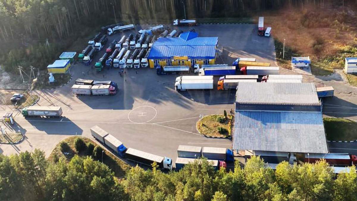В Выступовичах до сих пор проблемы с автомобильным движением В Выступовичах до сих пор проблемы с автомобильным движением