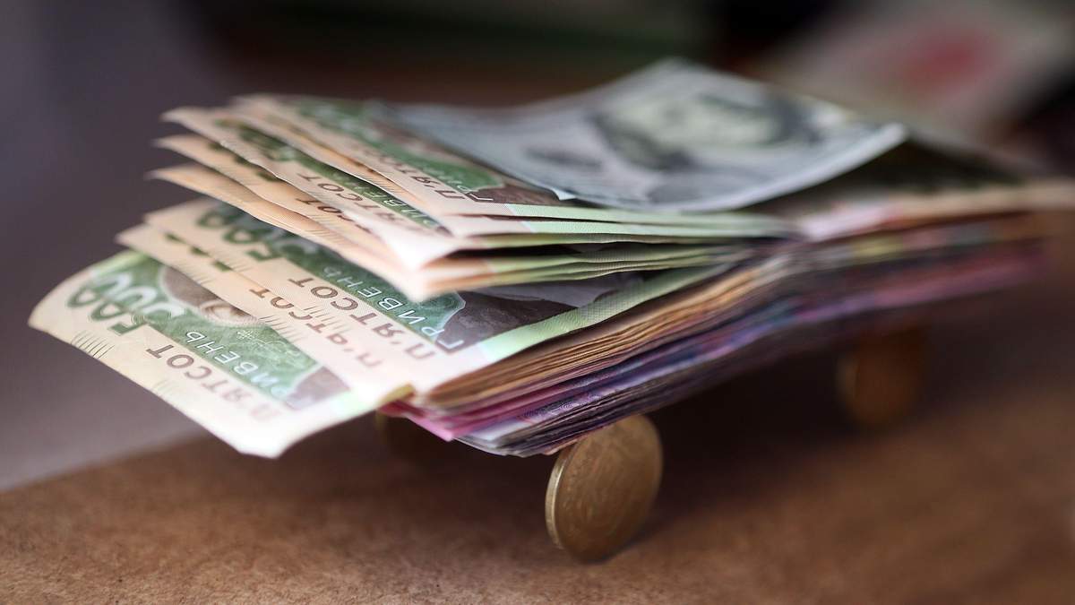 Чому низькі податки і великі зарплати не ходять разом? Чому низькі податки і великі зарплати не ходять разом?