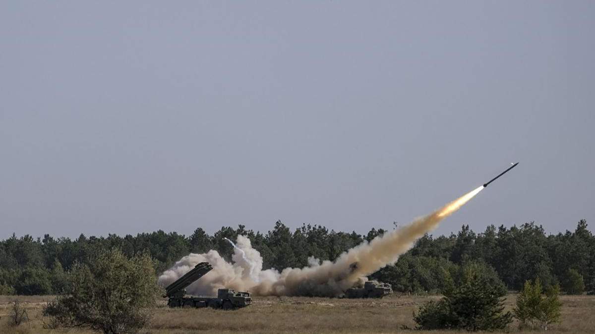 У Росії відреагували на військові навчання в Україні У Росії відреагували на військові навчання в Україні