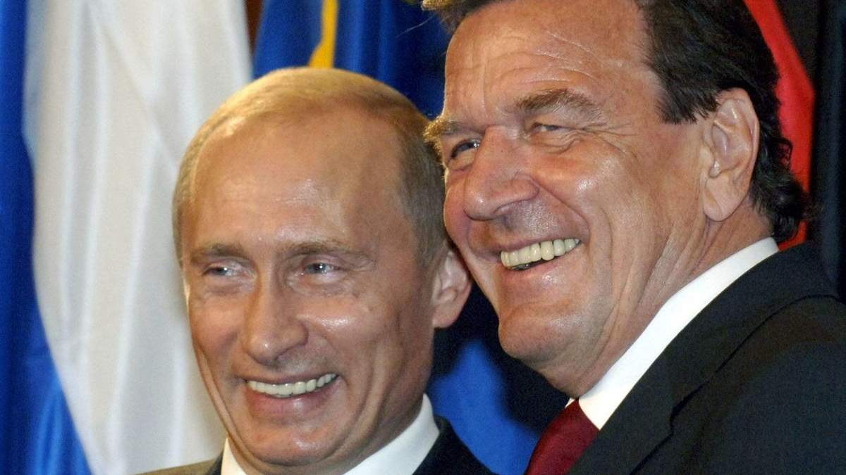 Друг Путіна Шредер вперше висловився про отруєння Навального Друг Путіна Шредер вперше висловився про отруєння Навального