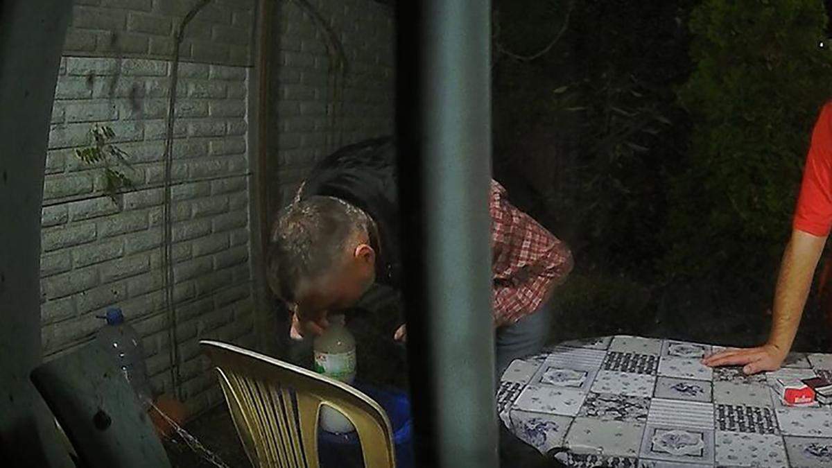 Кандидата від Слуги народу спіймали за курінням марихуани: відео Кандидата від Слуги народу спіймали за курінням марихуани: відео