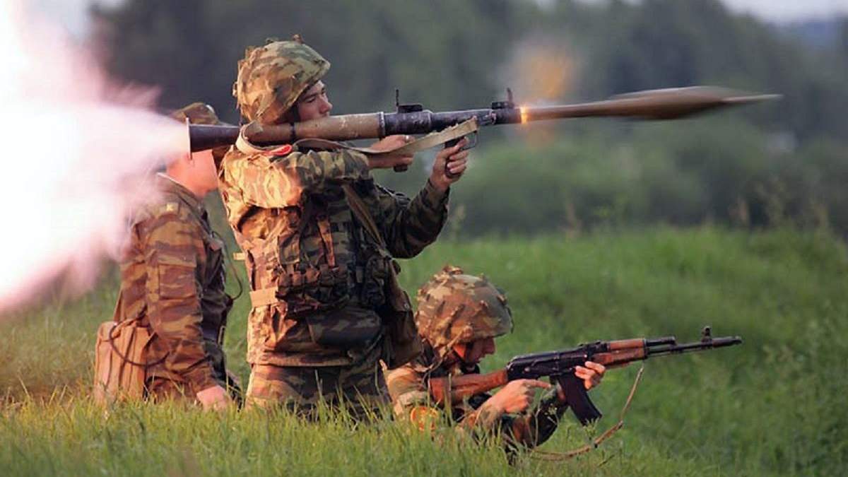 Бойовики стріляли з гранатомета по українських позиціях Бойовики стріляли з гранатомета по українських позиціях
