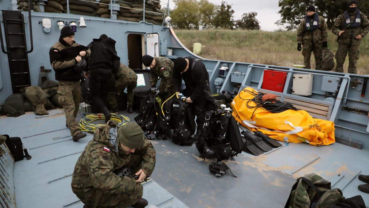 Крупнейшую в истории Второй мировой бомбу обезвреживают в Польше Крупнейшую в истории Второй мировой бомбу обезвреживают в Польше