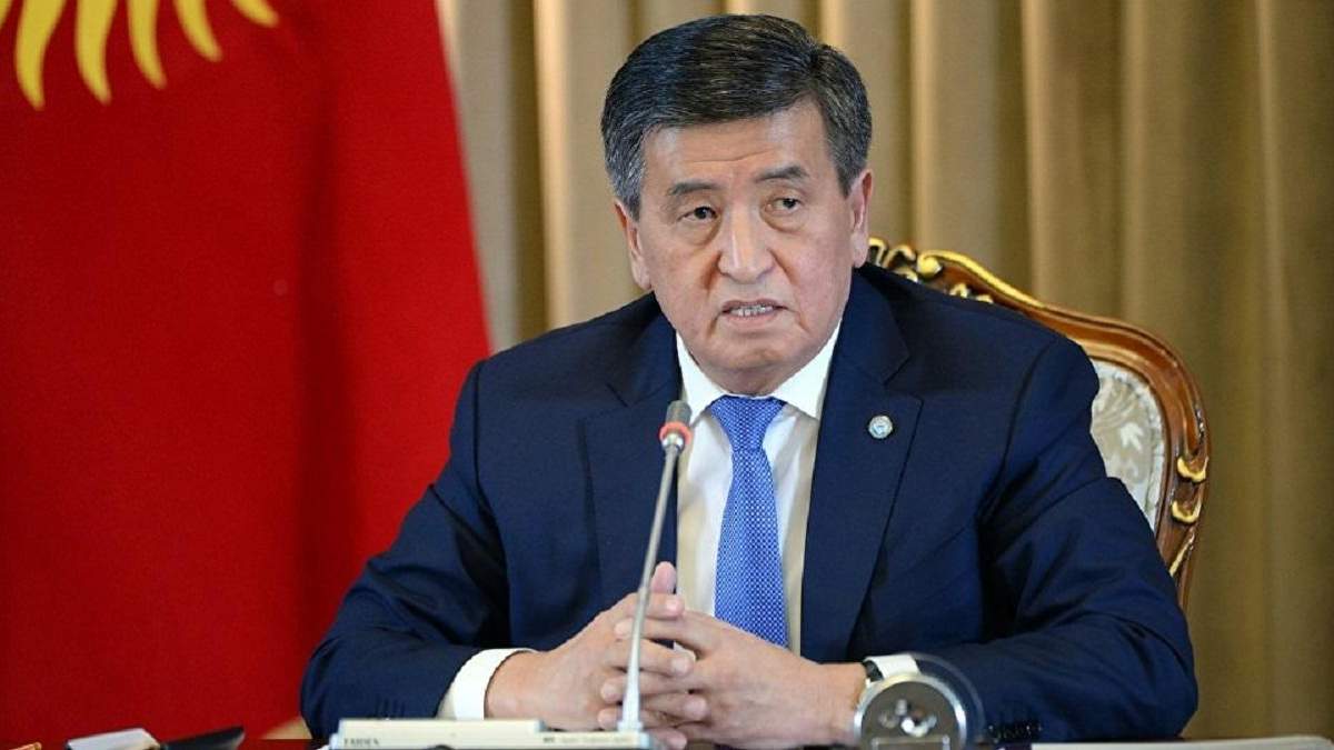 Жеенбеков веде перемовини про відставку з поста президента Киргизстану Жеенбеков веде перемовини про відставку з поста президента Киргизстану